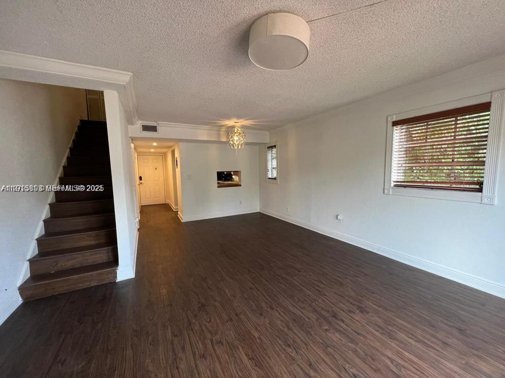 A11915803 Property Photo 7