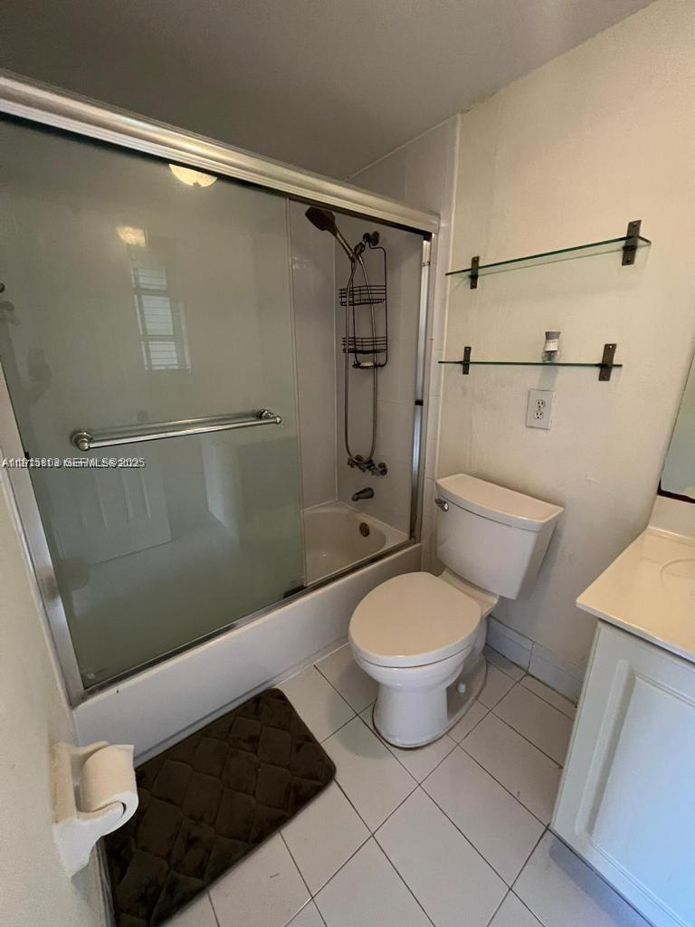 A11915803 Property Photo 16