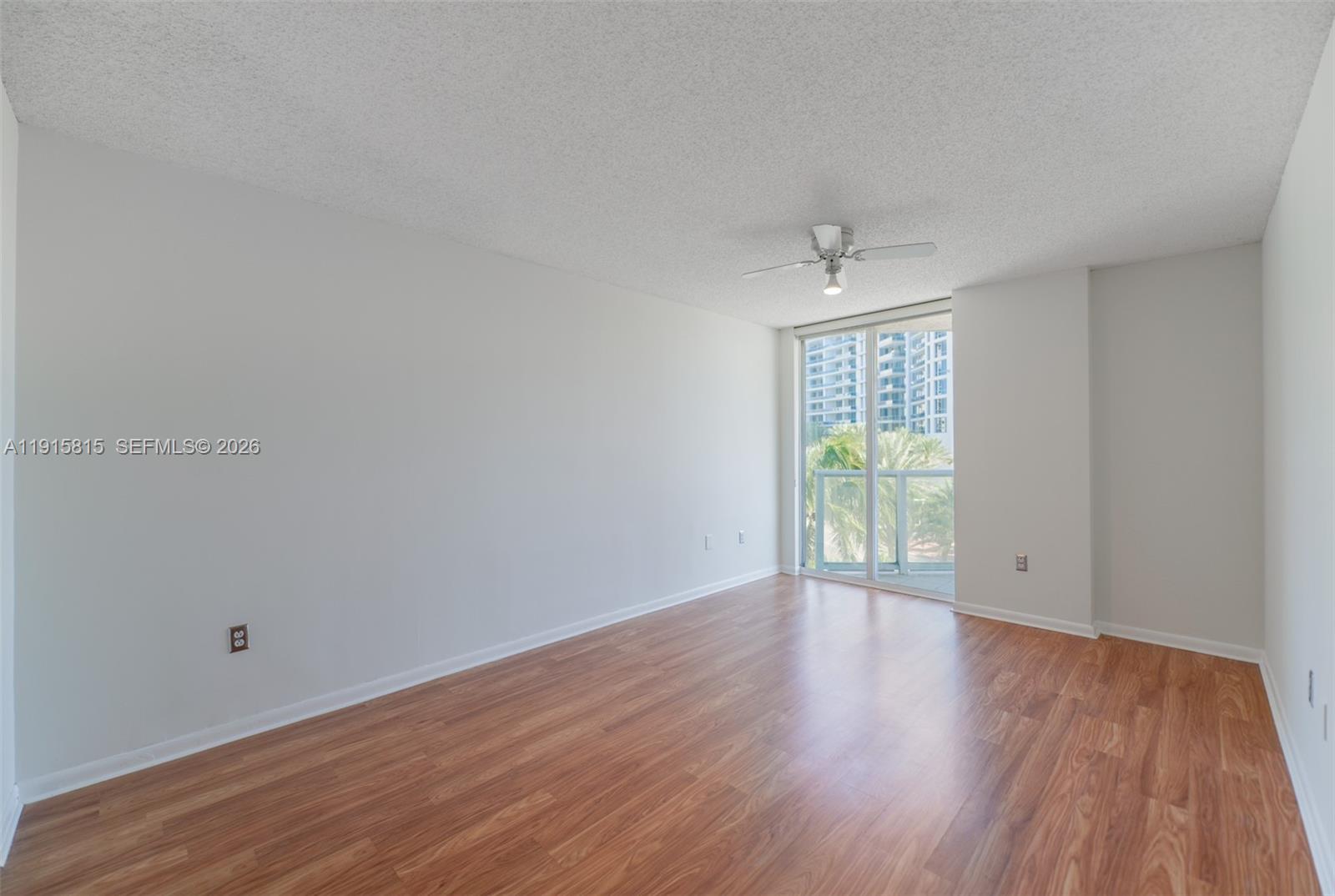5900 Collins Avenue 506 Property Photo 9