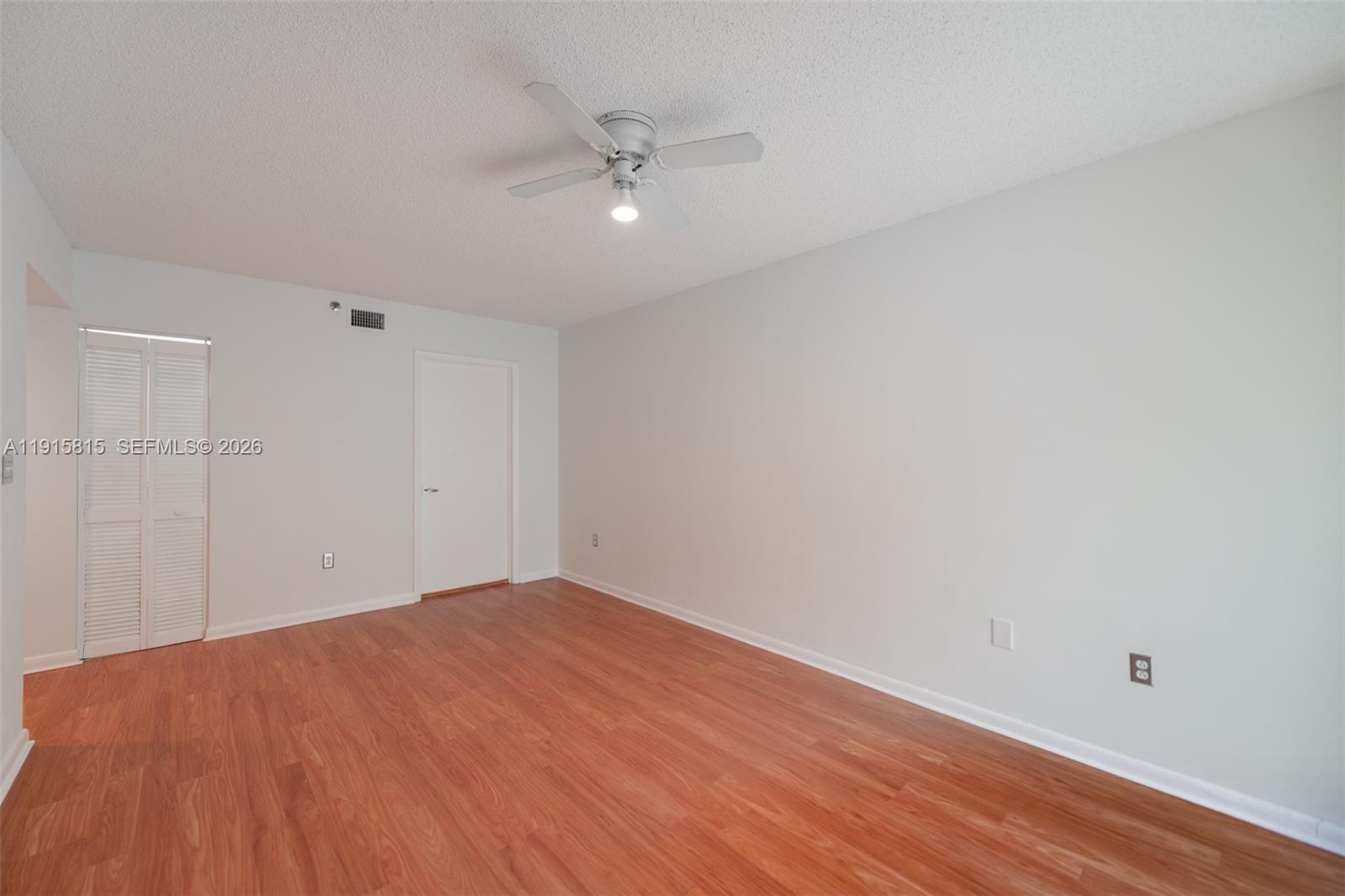 5900 Collins Avenue 506 Property Photo 12
