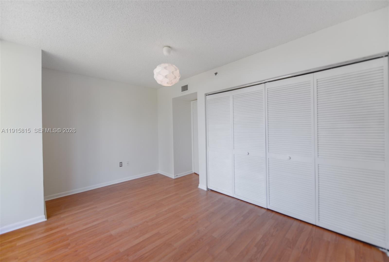 5900 Collins Avenue 506 Property Photo 16