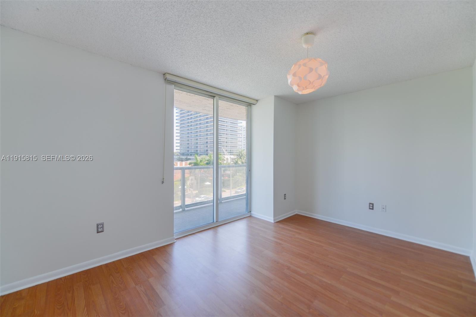 5900 Collins Avenue 506 Property Photo 18
