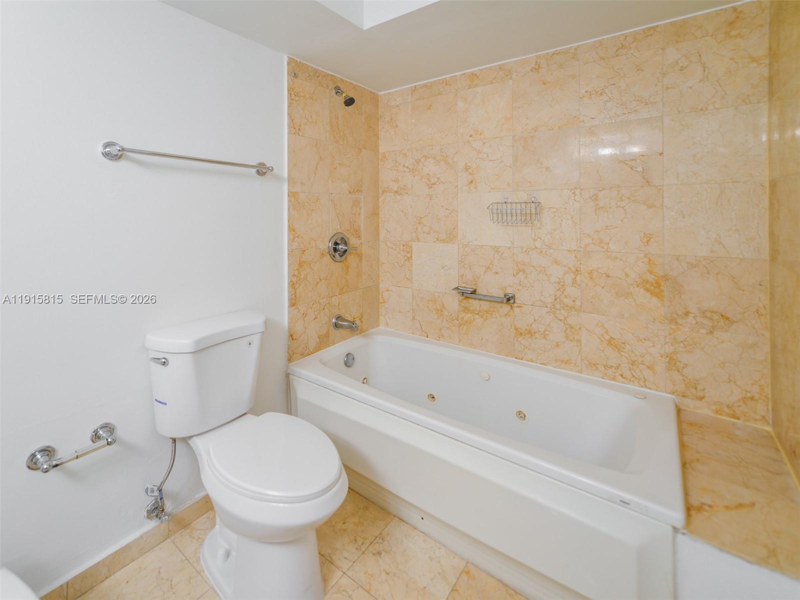 5900 Collins Avenue 506 Property Photo 19