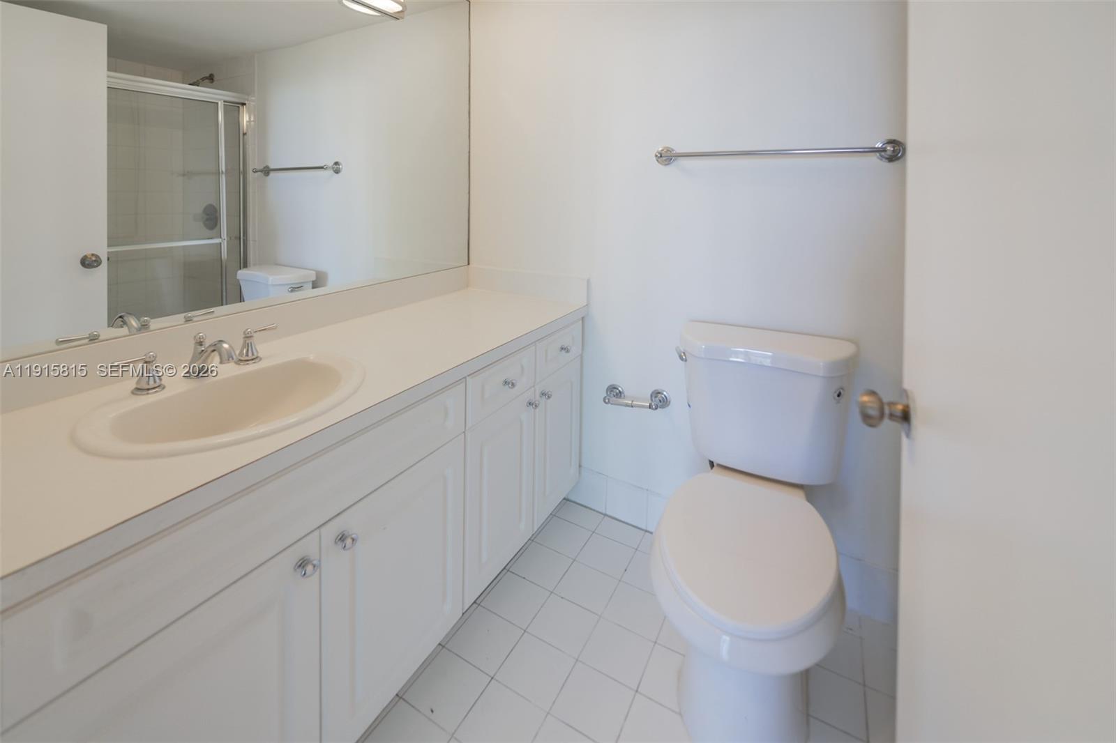 5900 Collins Avenue 506 Property Photo 20