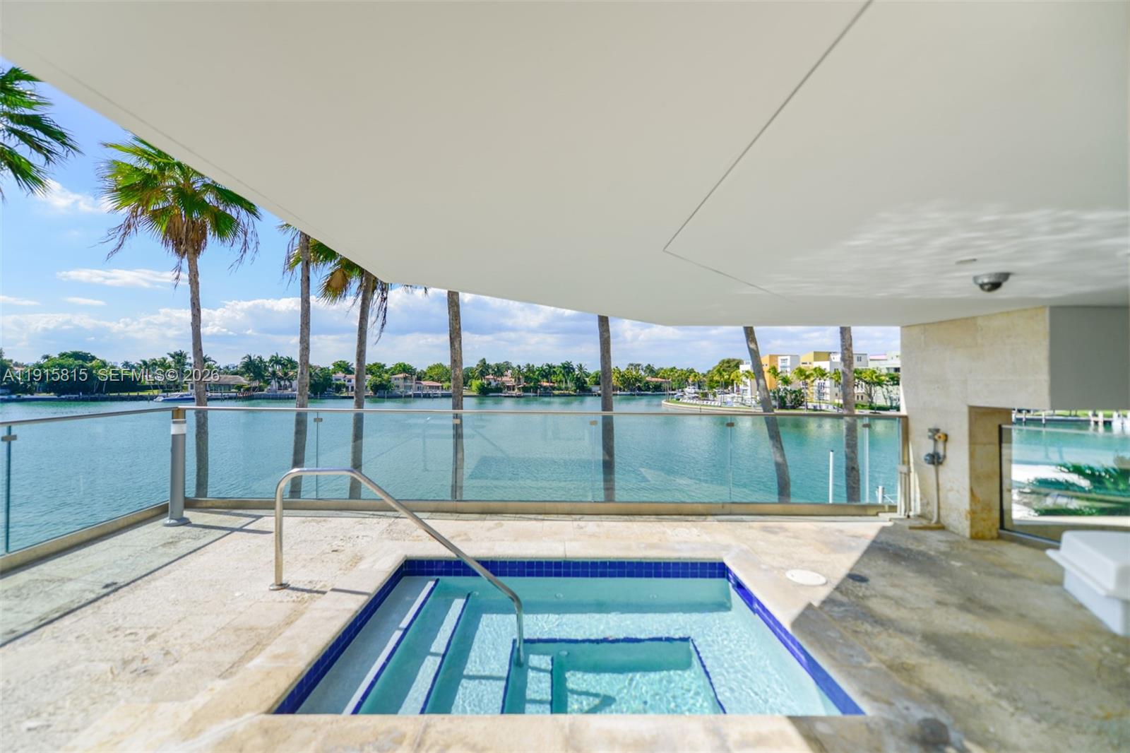 5900 Collins Avenue 506 Property Photo 27