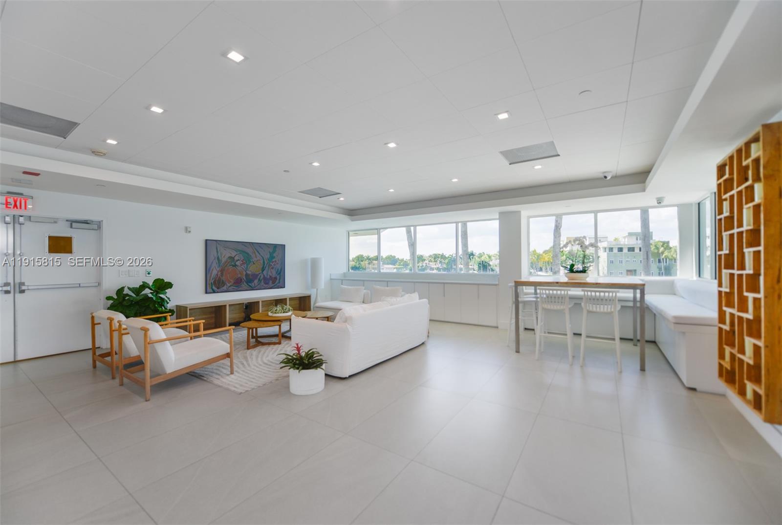 5900 Collins Avenue 506 Property Photo 32