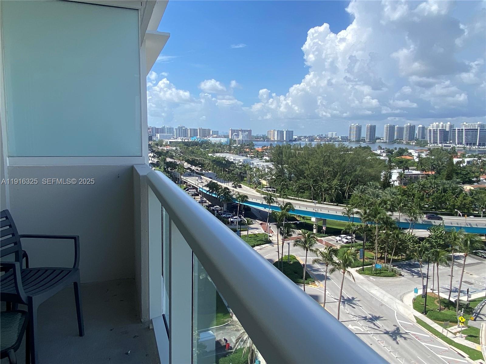 19201 Collins Avenue 733 Property Photo 25
