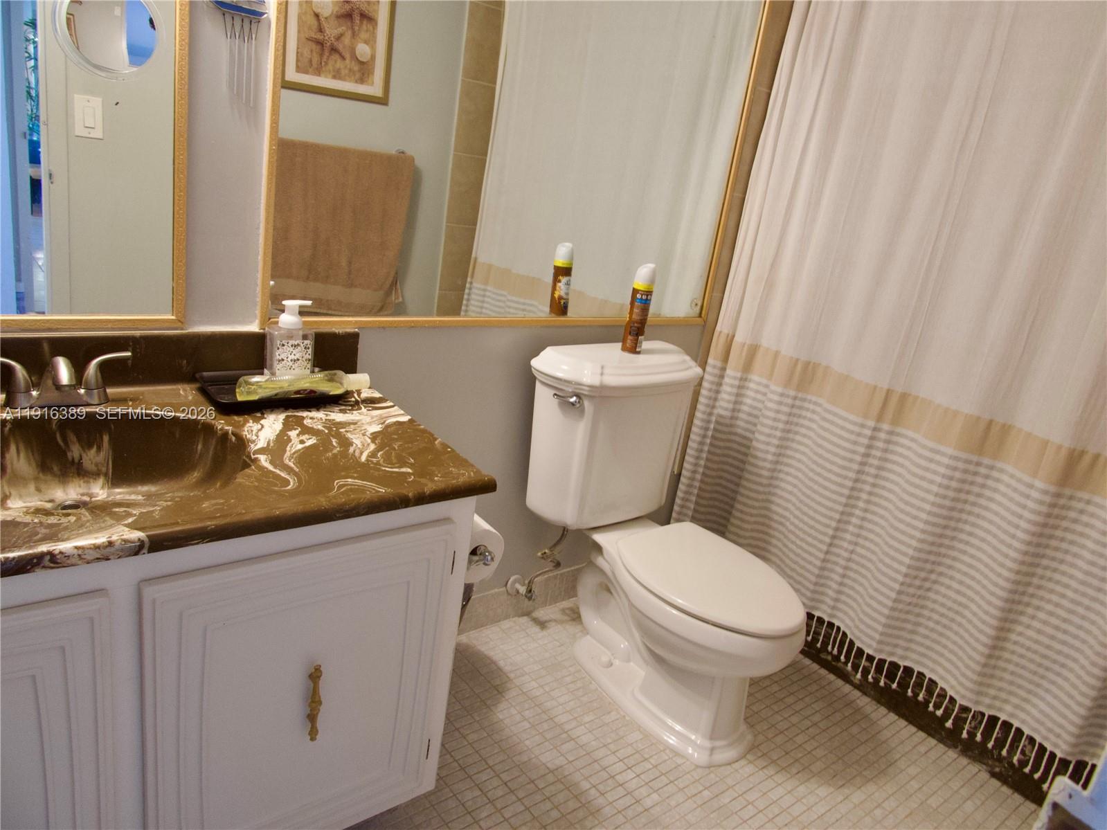 800 Parkview Drive 402 Property Photo 12