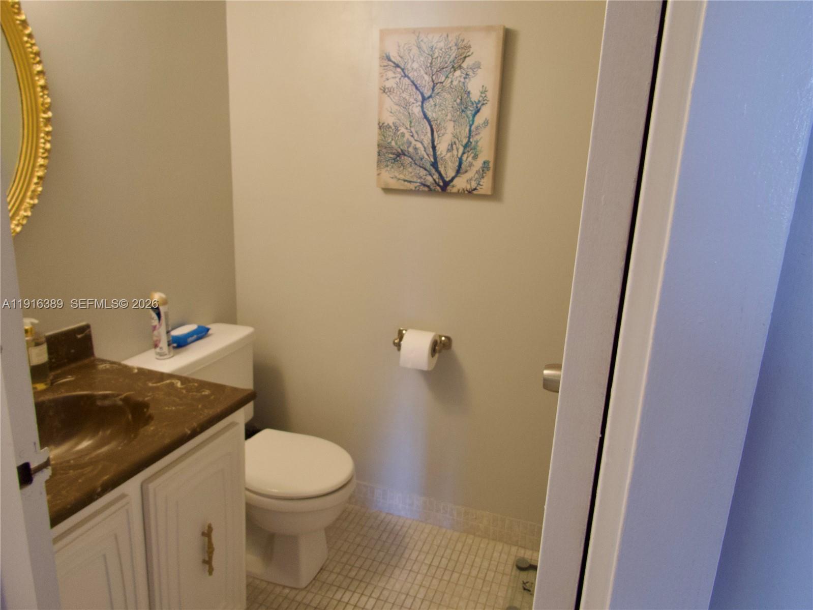 800 Parkview Drive 402 Property Photo 13