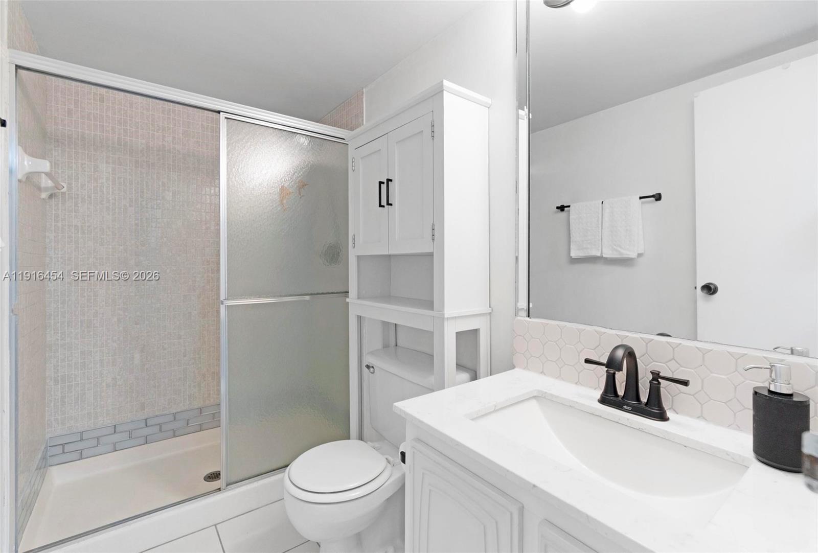 1000 Parkview Drive 518 Property Photo 21