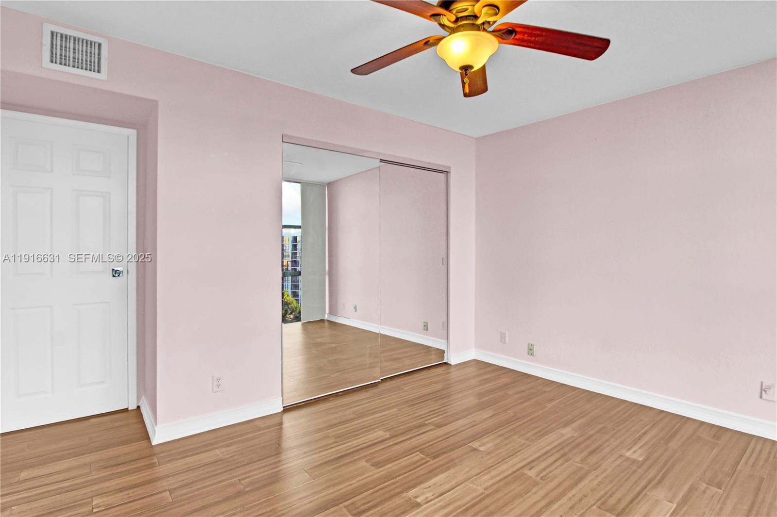 800 Parkview Drive 821 Property Photo 16