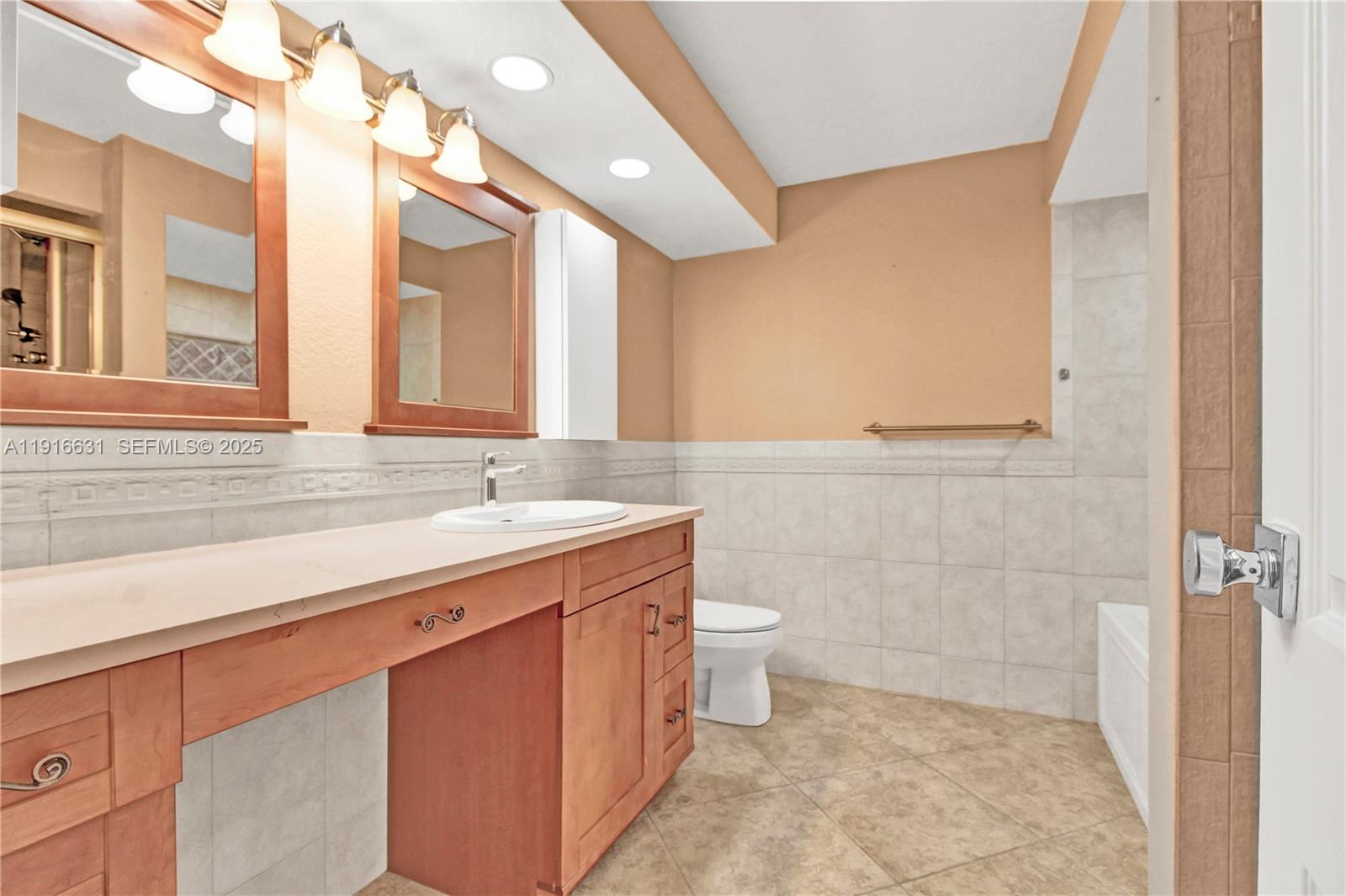 800 Parkview Drive 821 Property Photo 24