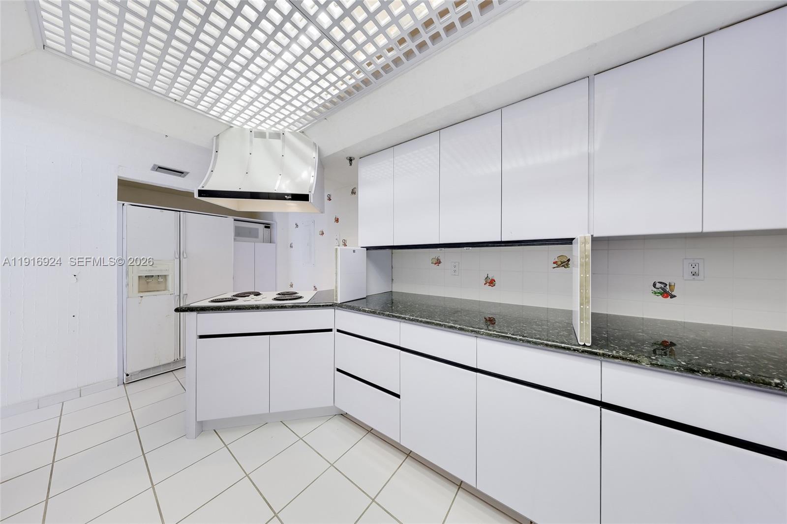520 Brickell Key Drive A1104 Property Photo 8