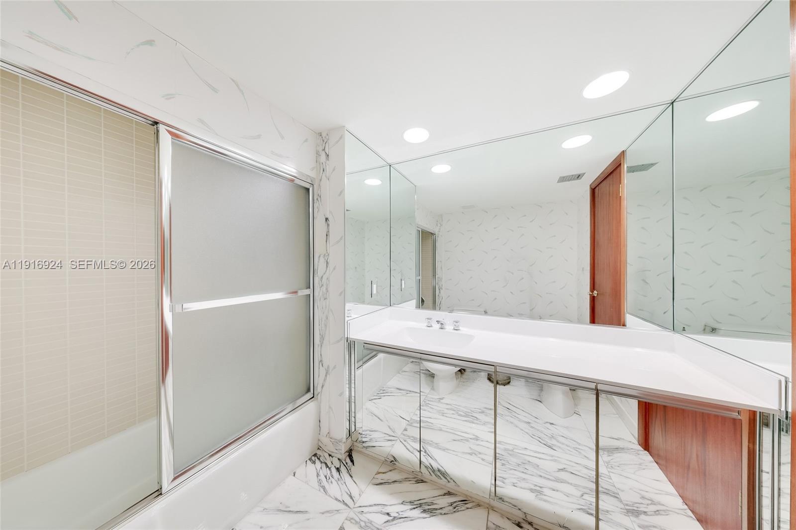 520 Brickell Key Drive A1104 Property Photo 15