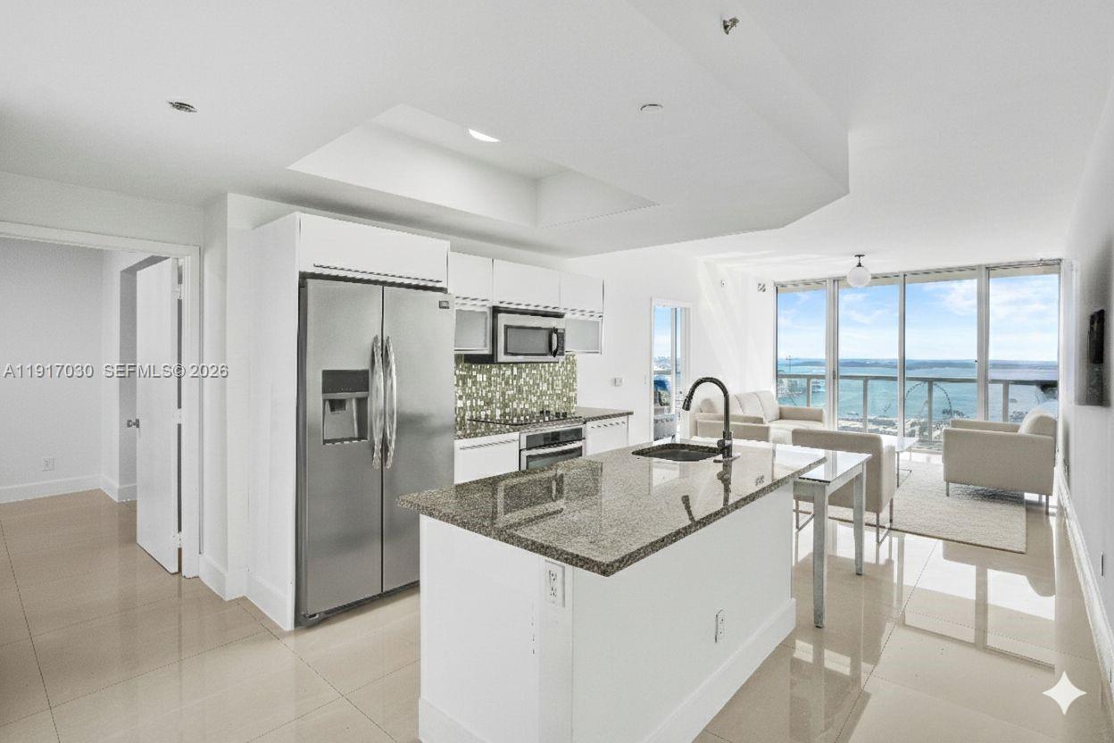 888 Biscayne Boulevard 2904 Property Photo 5