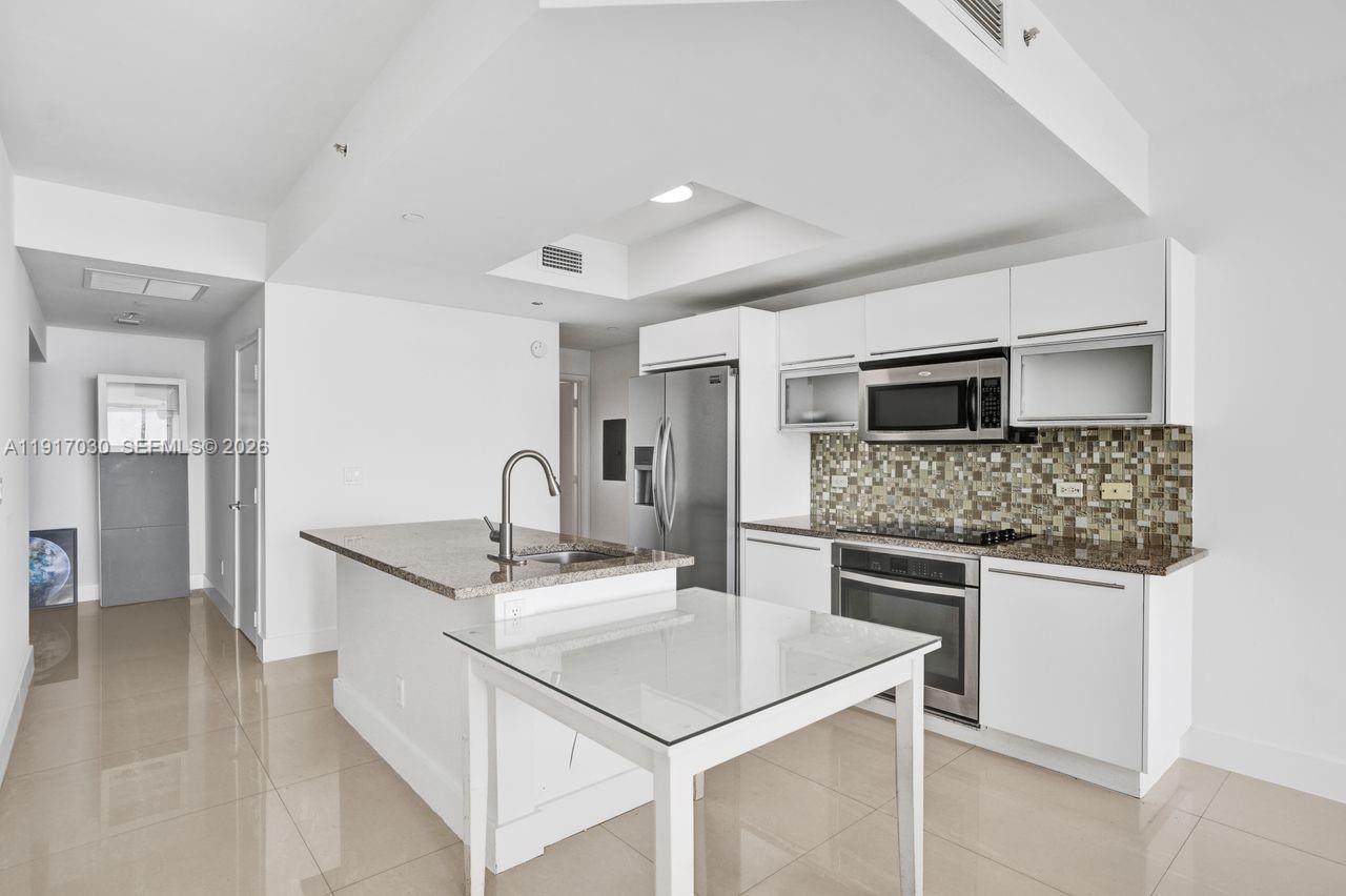 888 Biscayne Boulevard 2904 Property Photo 6