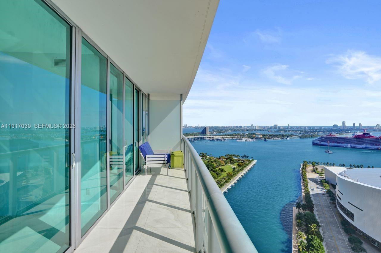 888 Biscayne Boulevard 2904 Property Photo 13