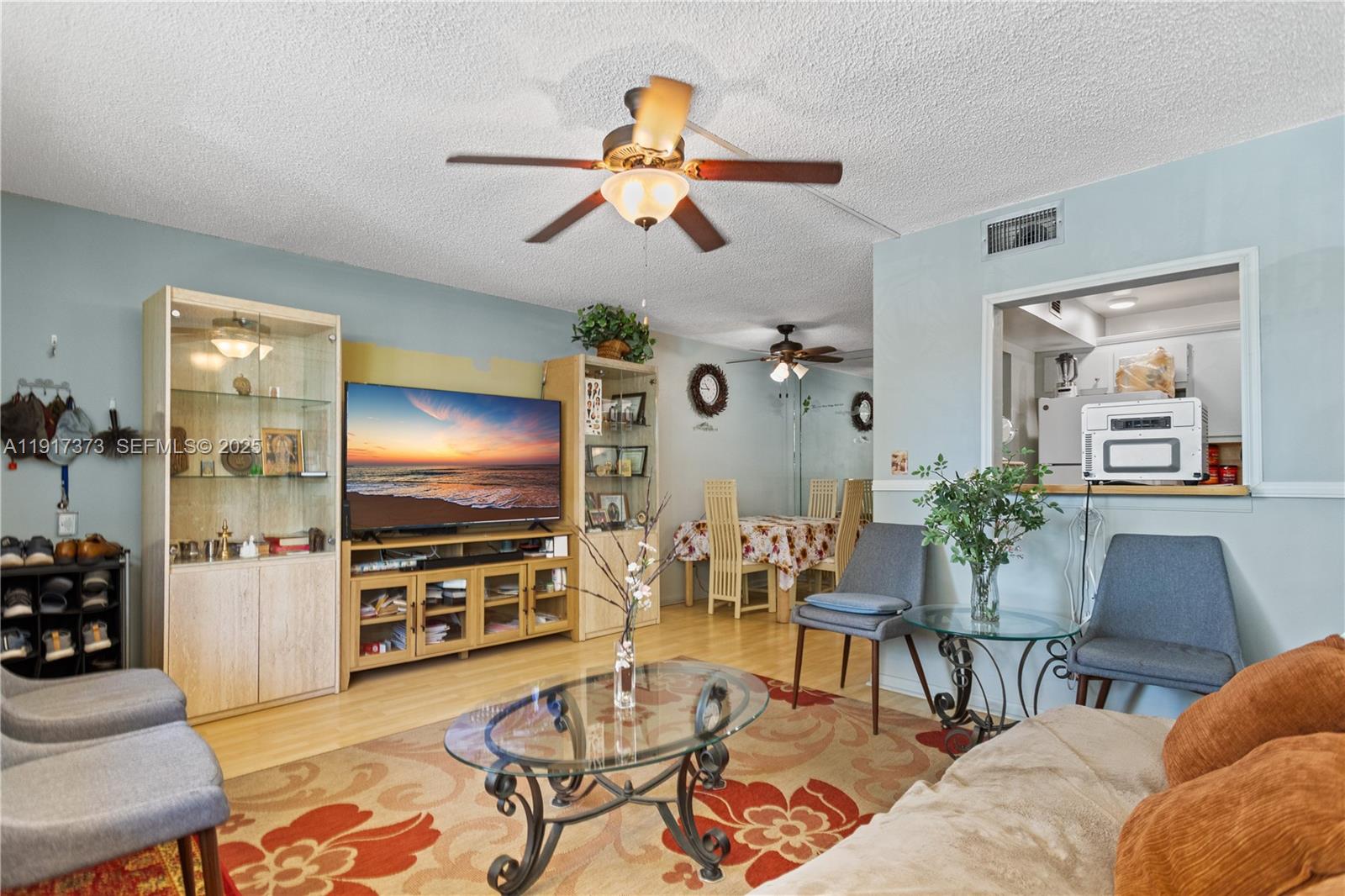 9121 Sunrise Lakes Boulevard 104 Property Photo 4