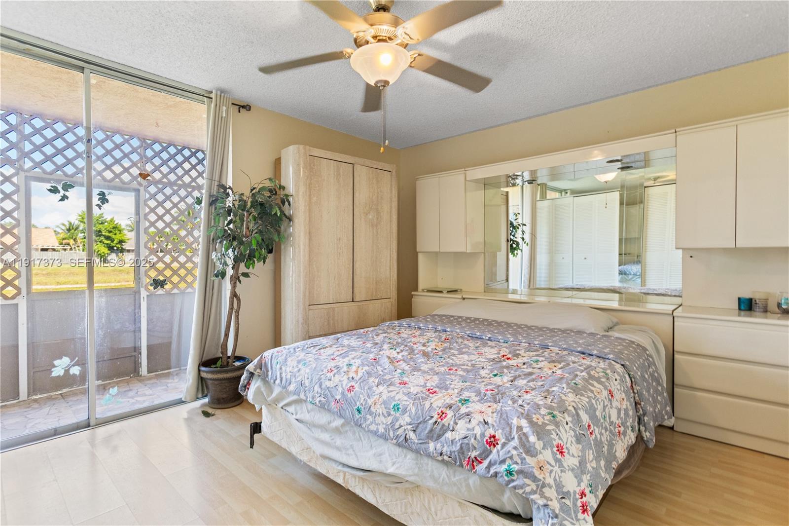 9121 Sunrise Lakes Boulevard 104 Property Photo 7