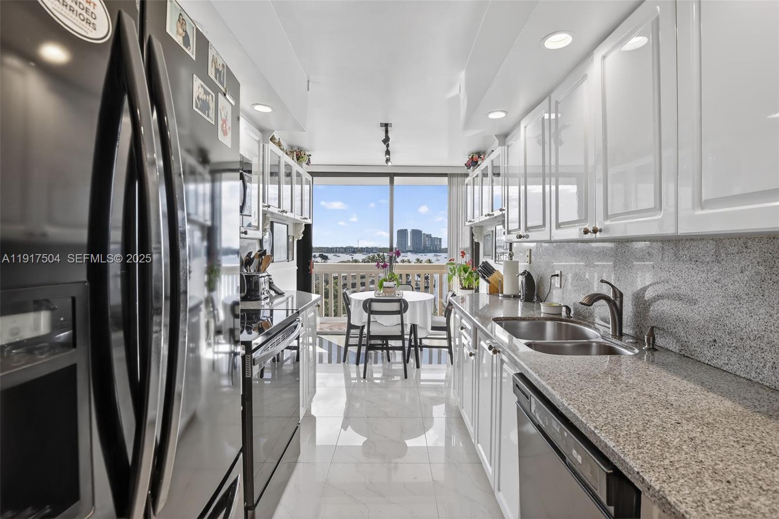 1000 Island Boulevard 602 Property Photo 18
