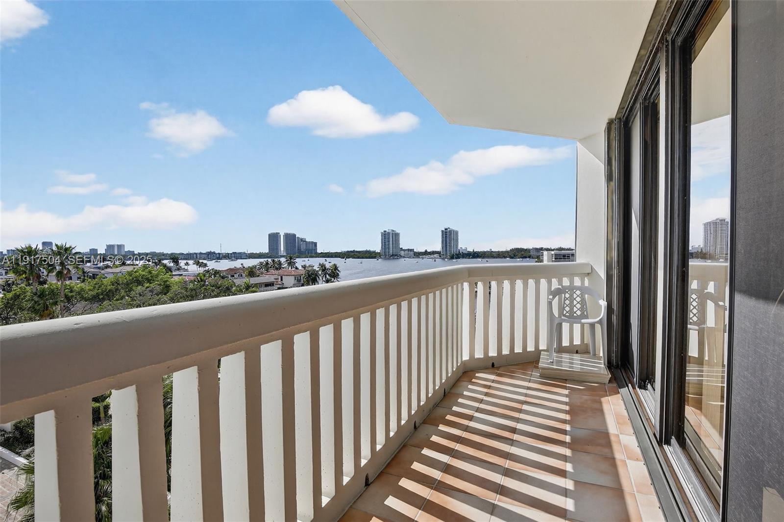 1000 Island Boulevard 602 Property Photo 45