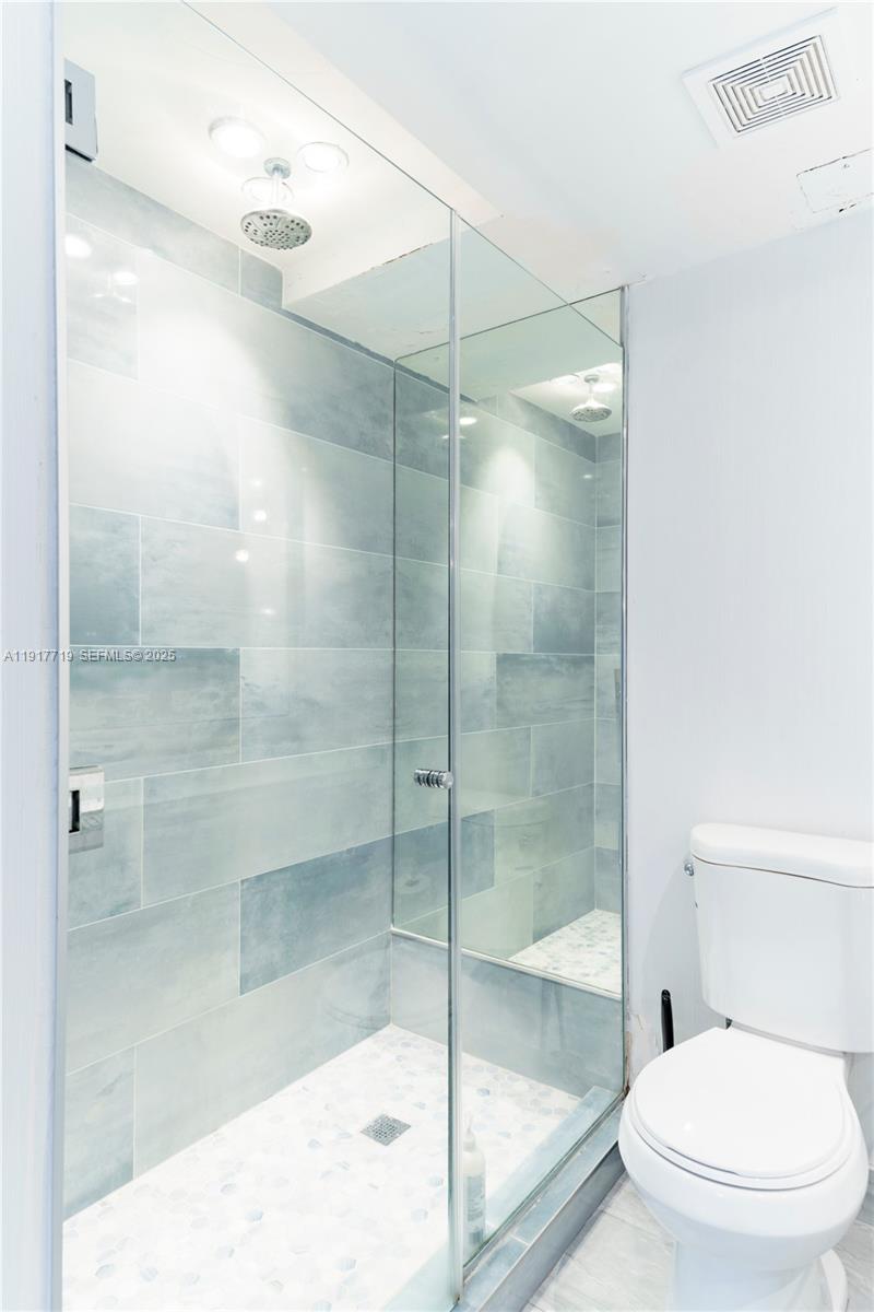 1100 West Avenue 1515 Property Photo 24