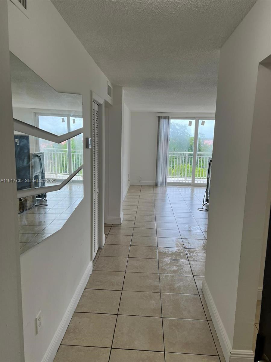 6930 Miami Gardens Drive 1-410 Property Photo 7