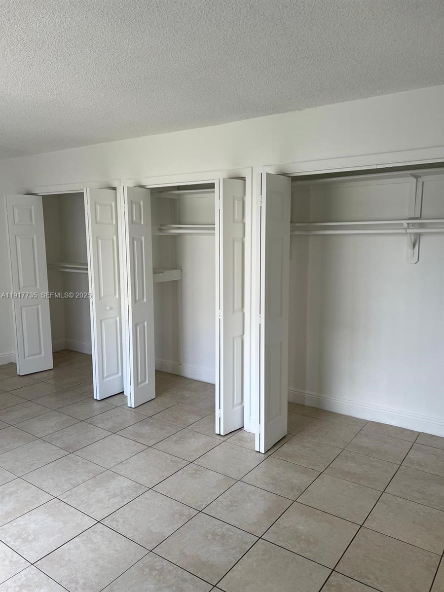 6930 Miami Gardens Drive 1-410 Property Photo 13