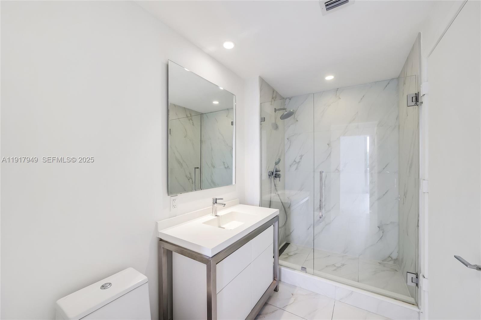 2000 Metropica Way 306 Property Photo 4