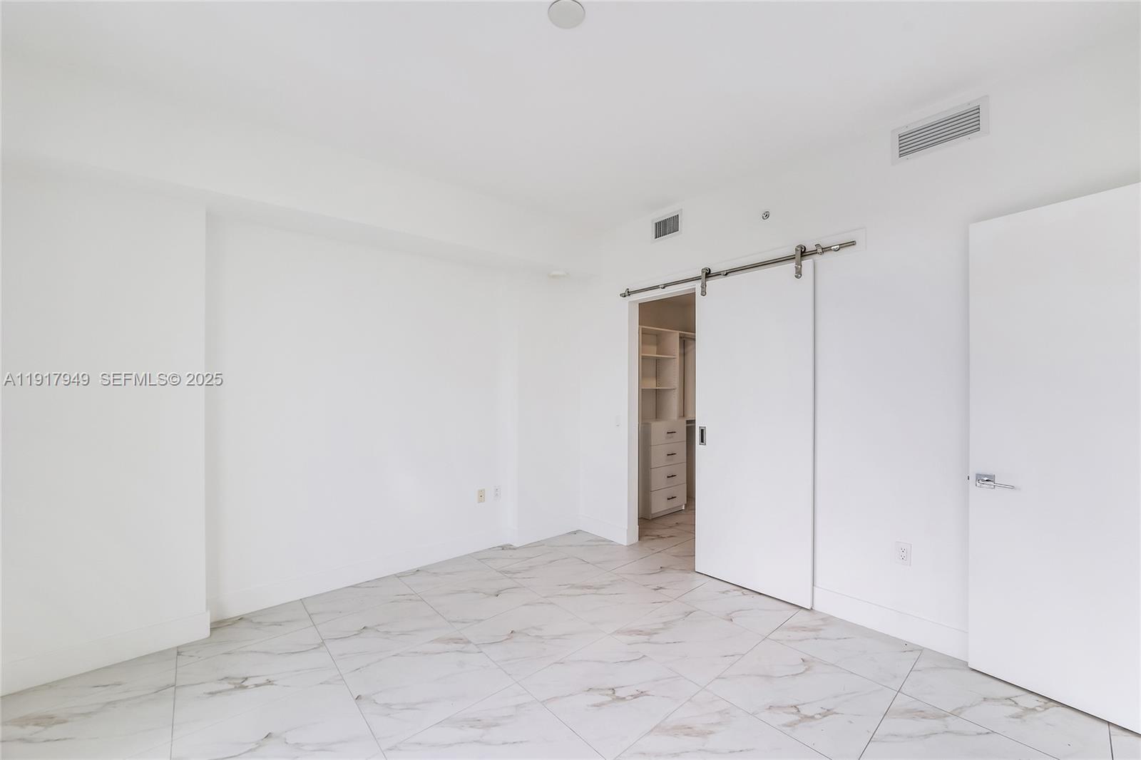 2000 Metropica Way 306 Property Photo 8