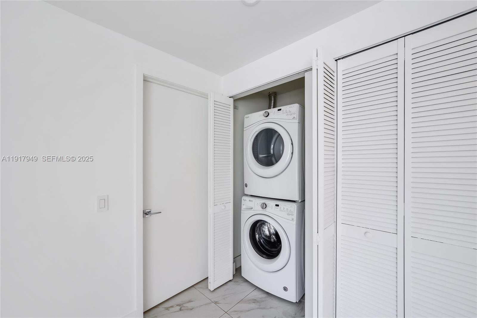 2000 Metropica Way 306 Property Photo 12