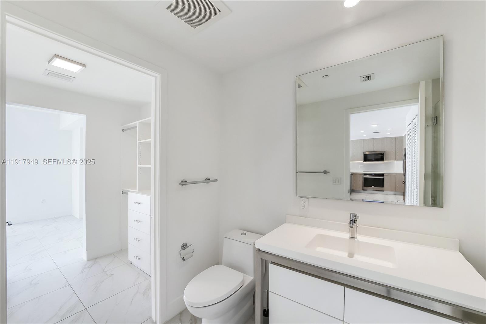 2000 Metropica Way 306 Property Photo 13