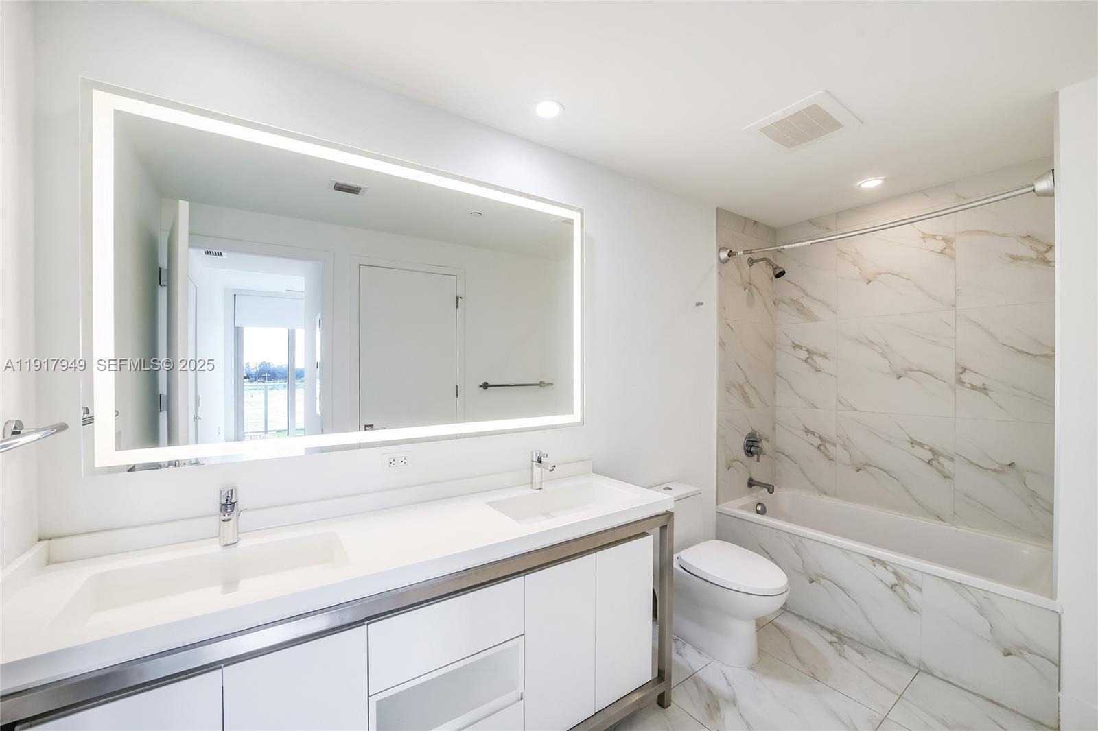 2000 Metropica Way 306 Property Photo 19