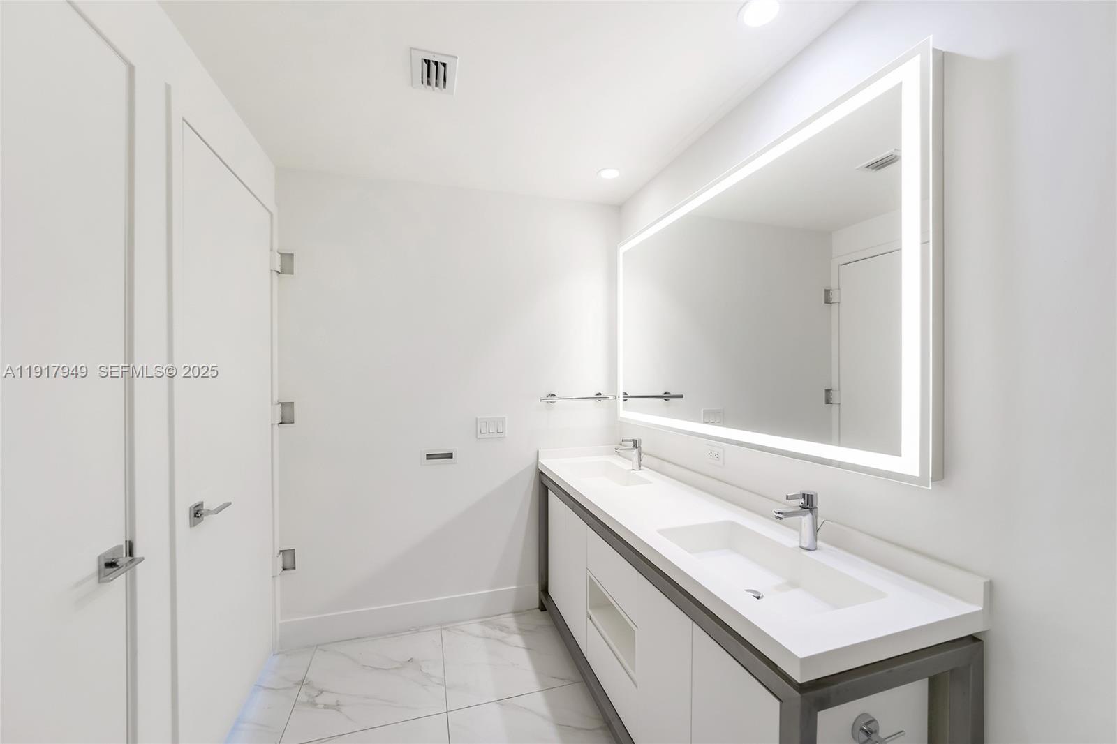 2000 Metropica Way 306 Property Photo 21