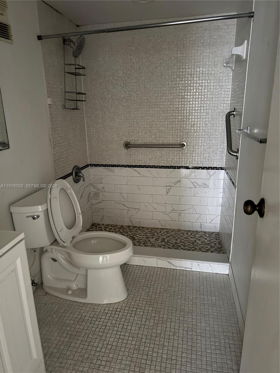 A11918029 Property Photo 13