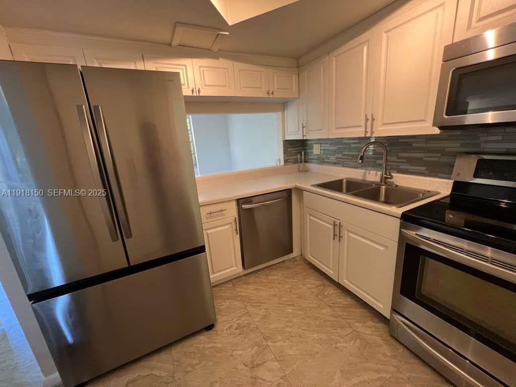 721 Se 1st Way B18 Property Photo 2