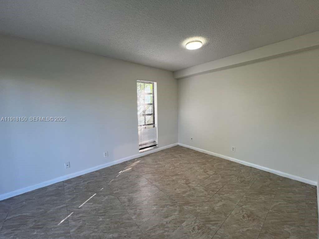 721 Se 1st Way B18 Property Photo 9