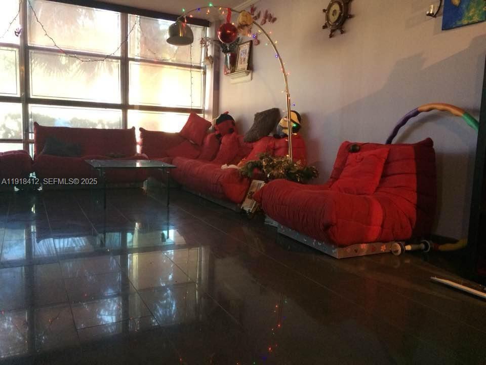 A11918412 Property Photo 5