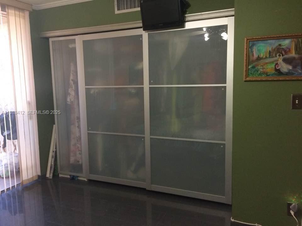 A11918412 Property Photo 8