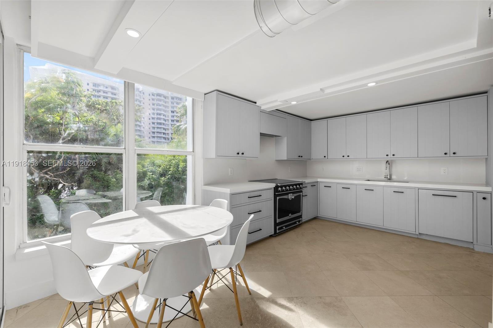 605 Ocean Drive 2l Property Photo 14