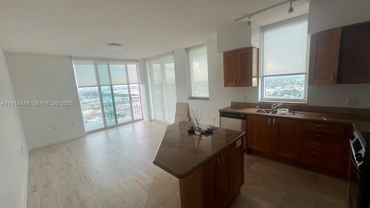 1745 E Hallandale Beach Boulevard 1807w Property Photo 7