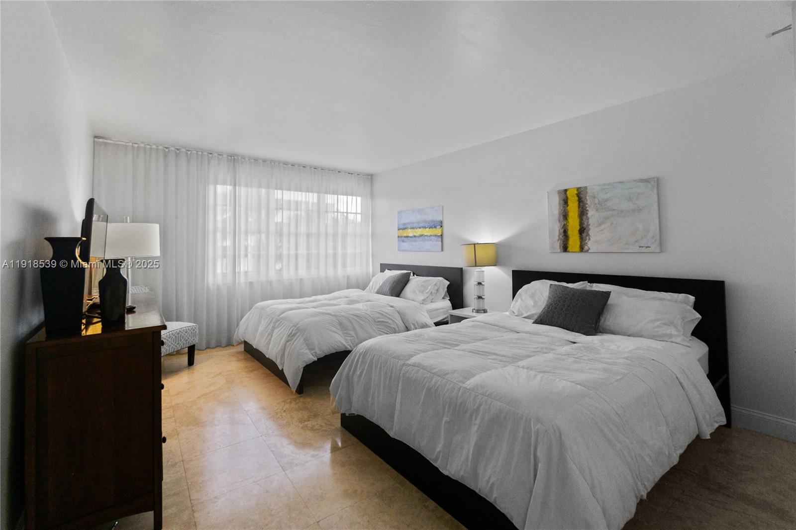 A11918539 Property Photo 11