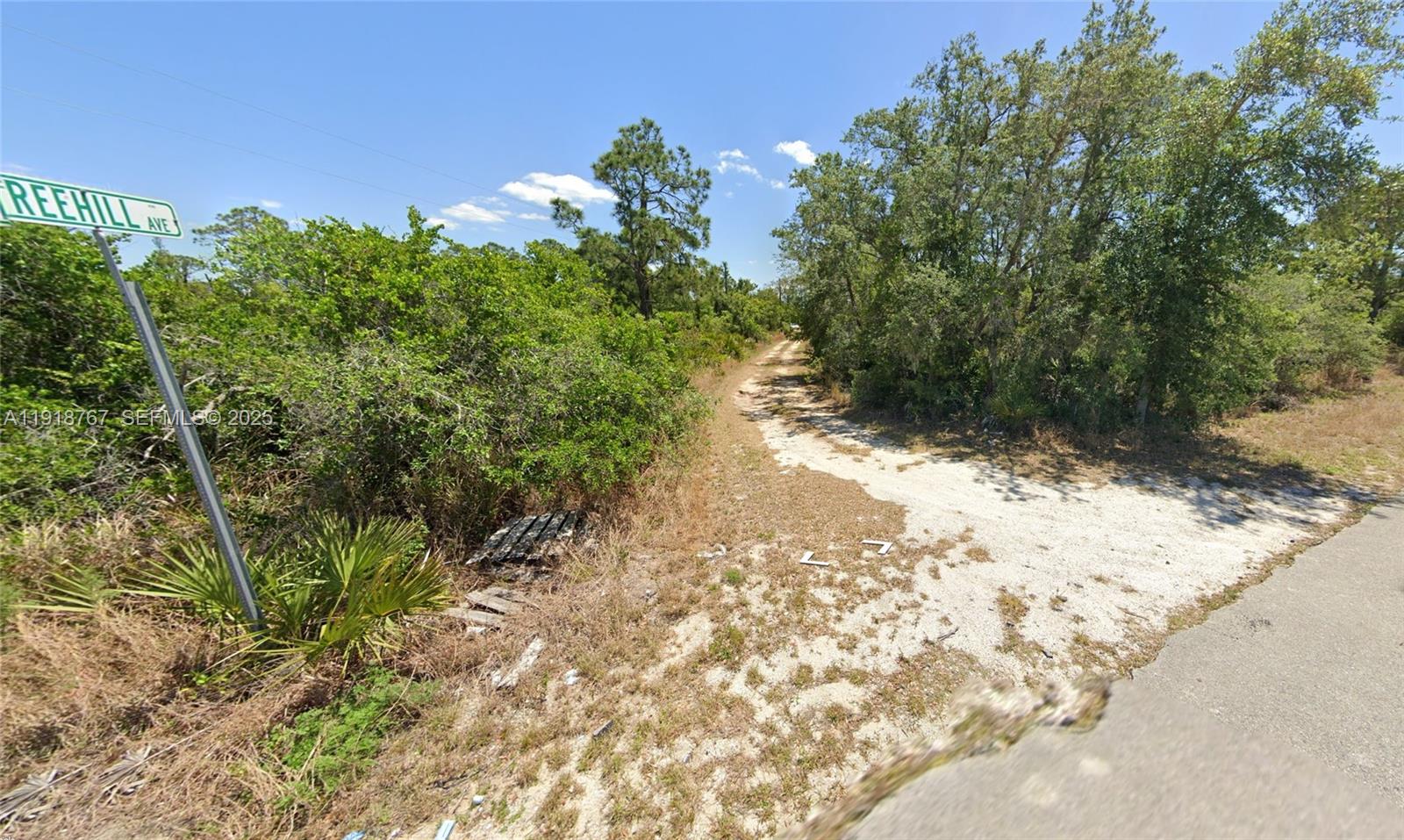 1027 Freehill Avenue Property Photo 1