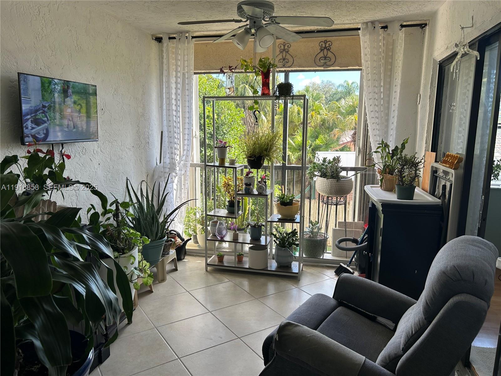 8715 Shadow Wood Boulevard 211 Property Photo 4