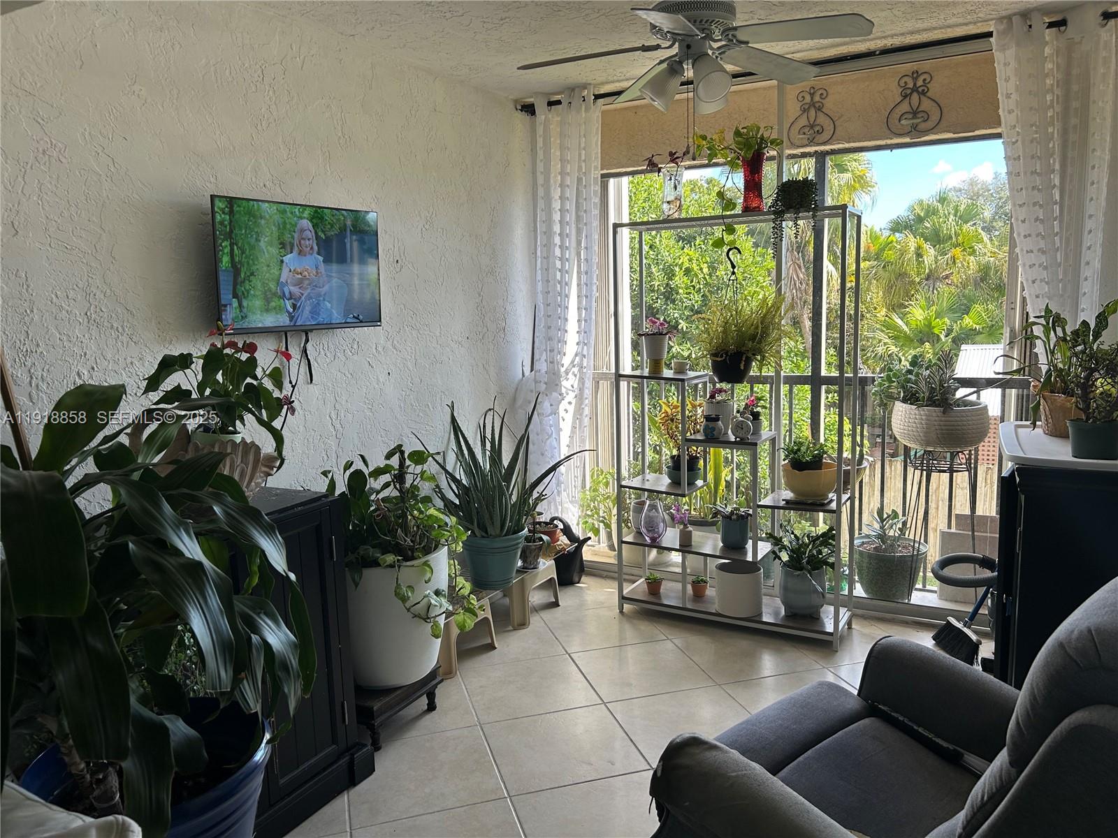 8715 Shadow Wood Boulevard 211 Property Photo 5