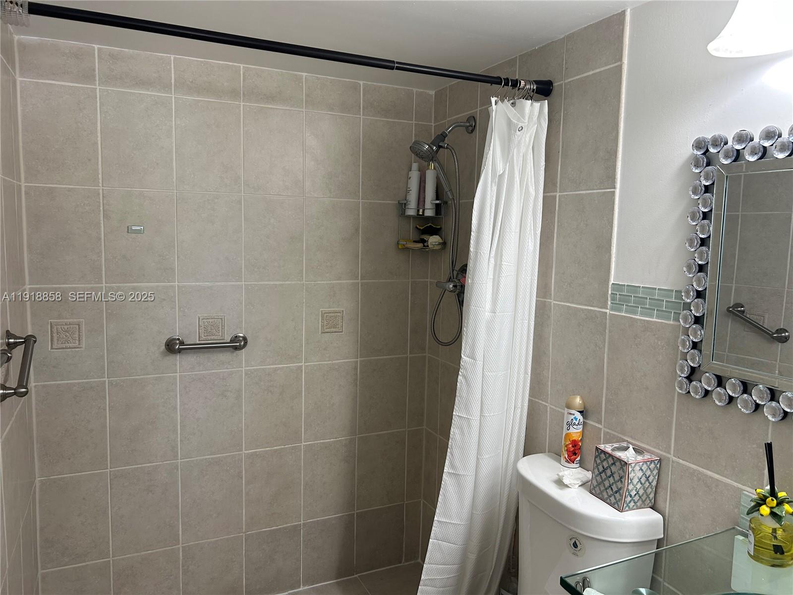 8715 Shadow Wood Boulevard 211 Property Photo 8