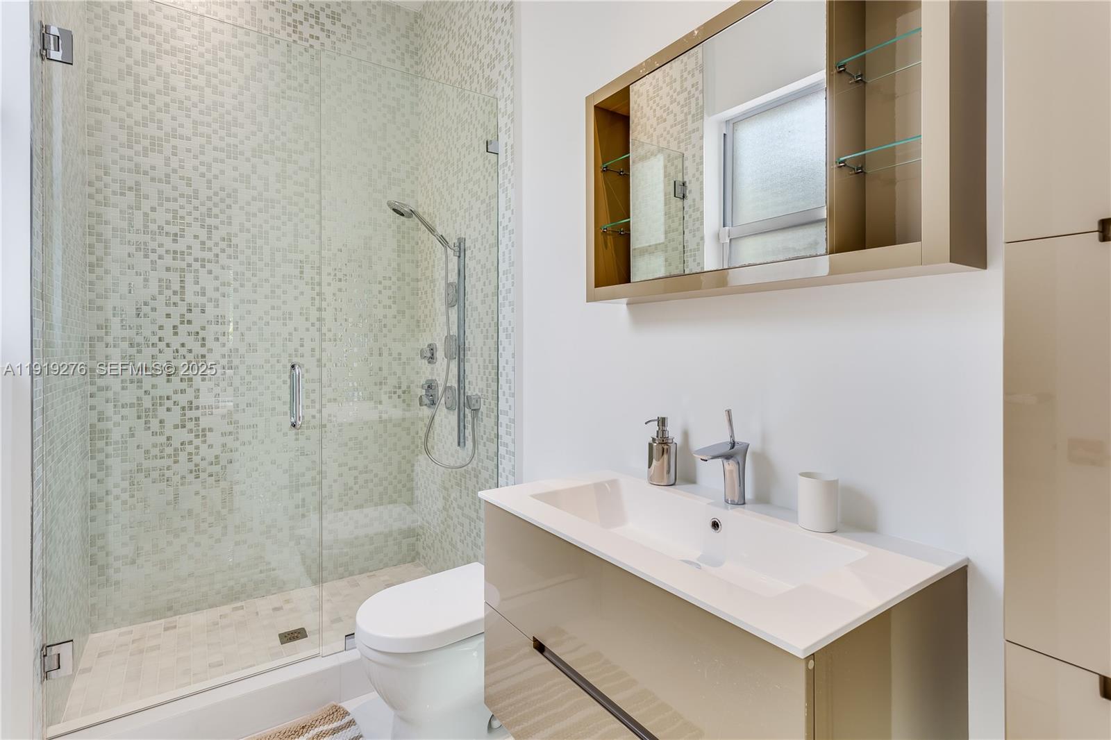 A11919276 Property Photo 26