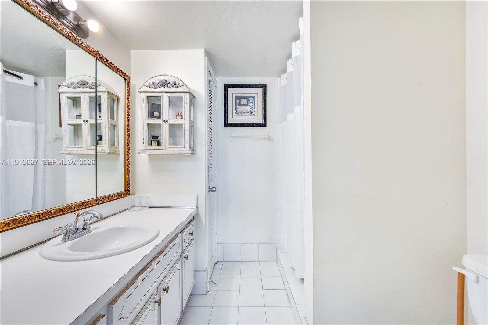 8901 Nw 38th Drive 106 Property Photo 8