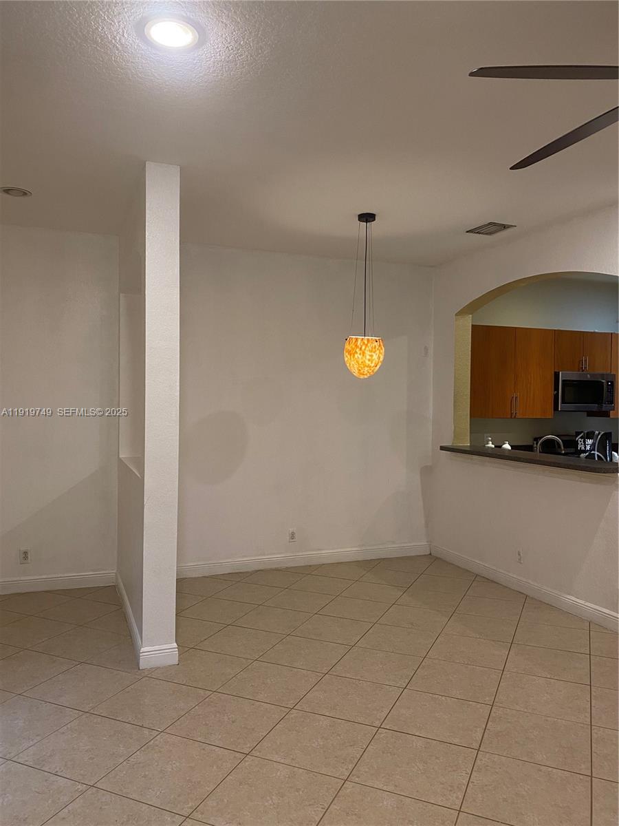 A11919749 Property Photo 9