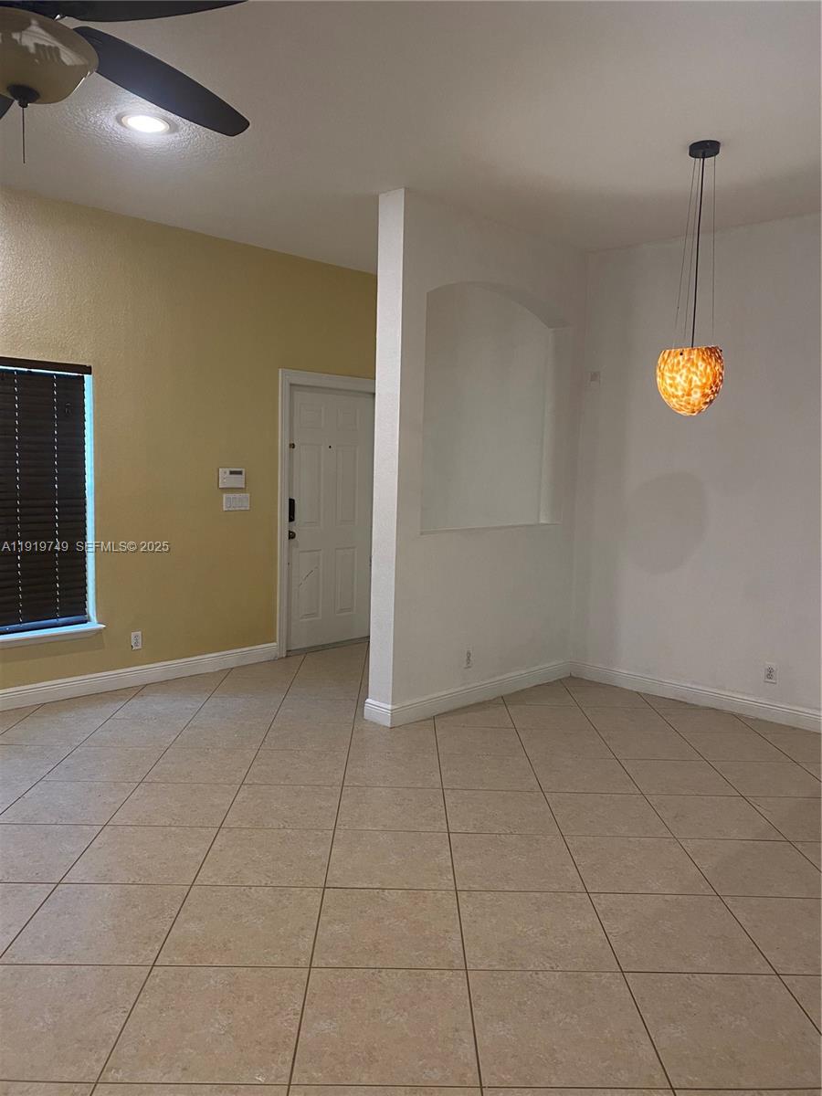 A11919749 Property Photo 11